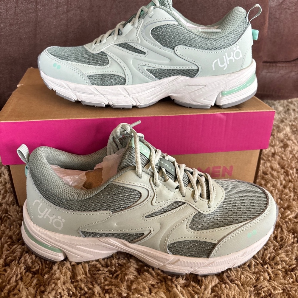 Rykä Women's Invoke Athletic Walking Sneaker Icicle Green 7 or 8